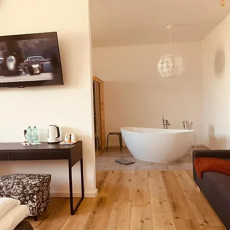 Alojamento de Acomodação e Pequeno-almoço Ringlodge 3*